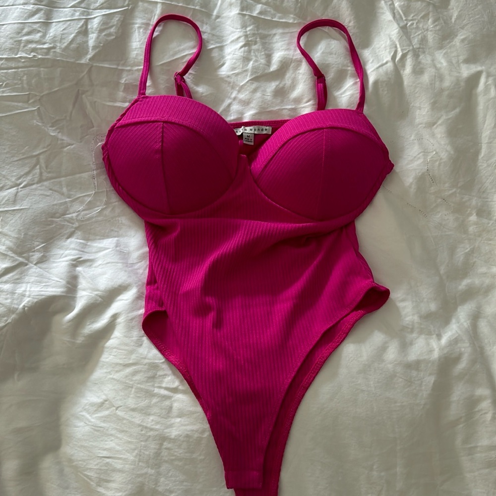 Fashion Nova pink ribbed bodysuit